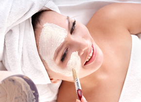 Reduce tus arrugas y suaviza tu  expresión con un Peeling Químico Facial .